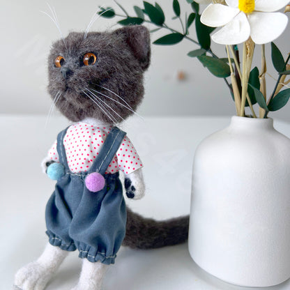 Customized wool felt pet figure